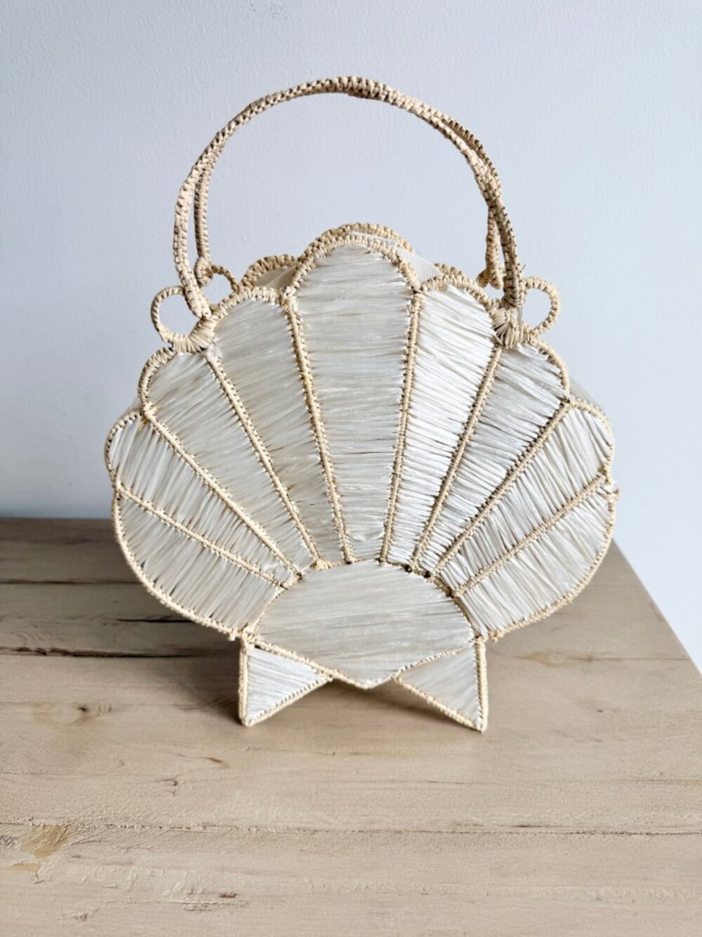 NWT Pooslide Love Song Raffia Scallop Tote